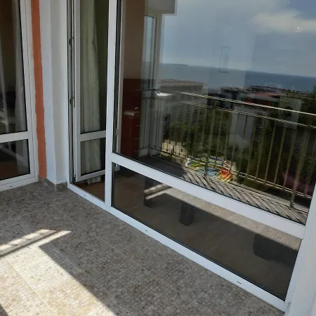 Sea View Crown On Complex With Pools And Beach,